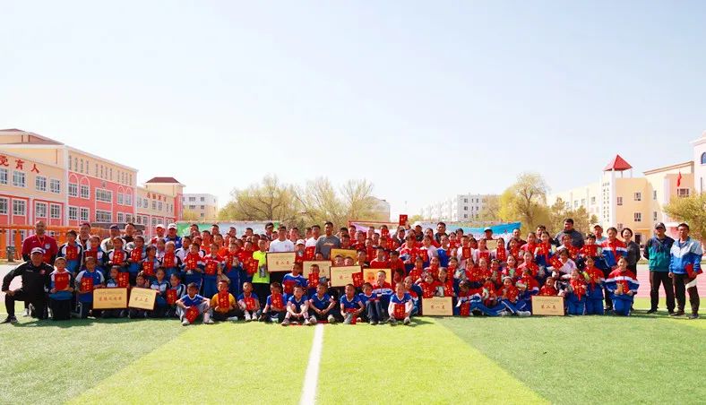 半岛体育在线-业余球队逐梦追踪，驰骋国际赛场圣殿的简单介绍