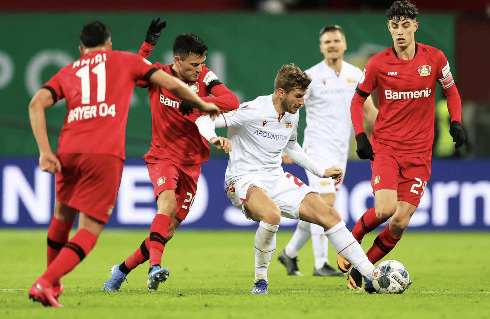 奥格斯堡俱乐部在国内联赛中夺冠