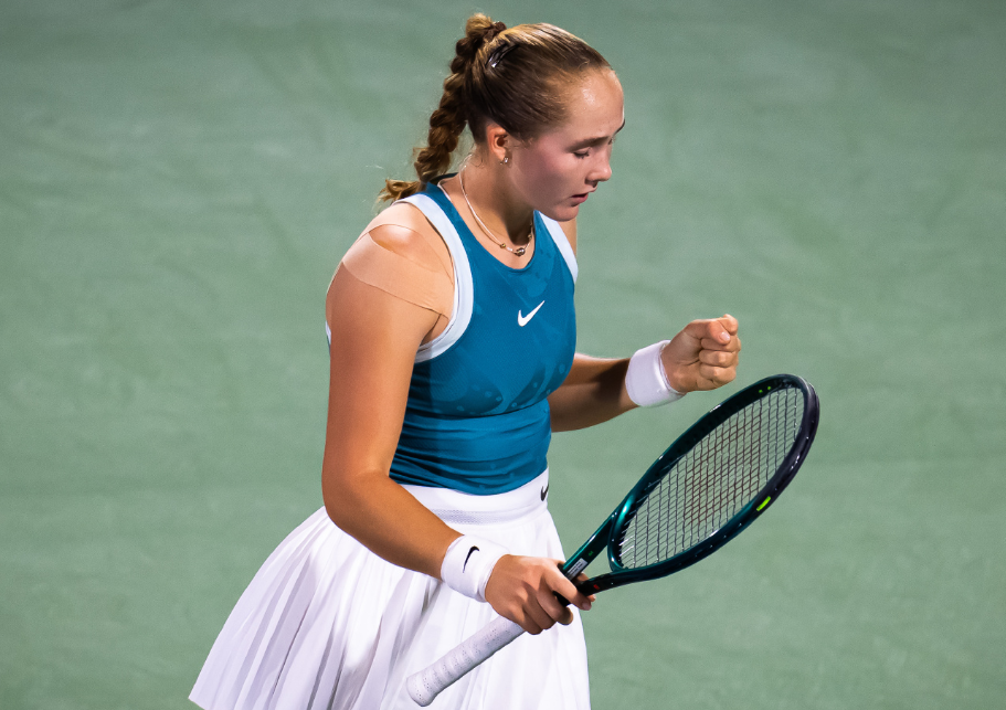 考辛斯万众瞩目，战胜强敌夺冠