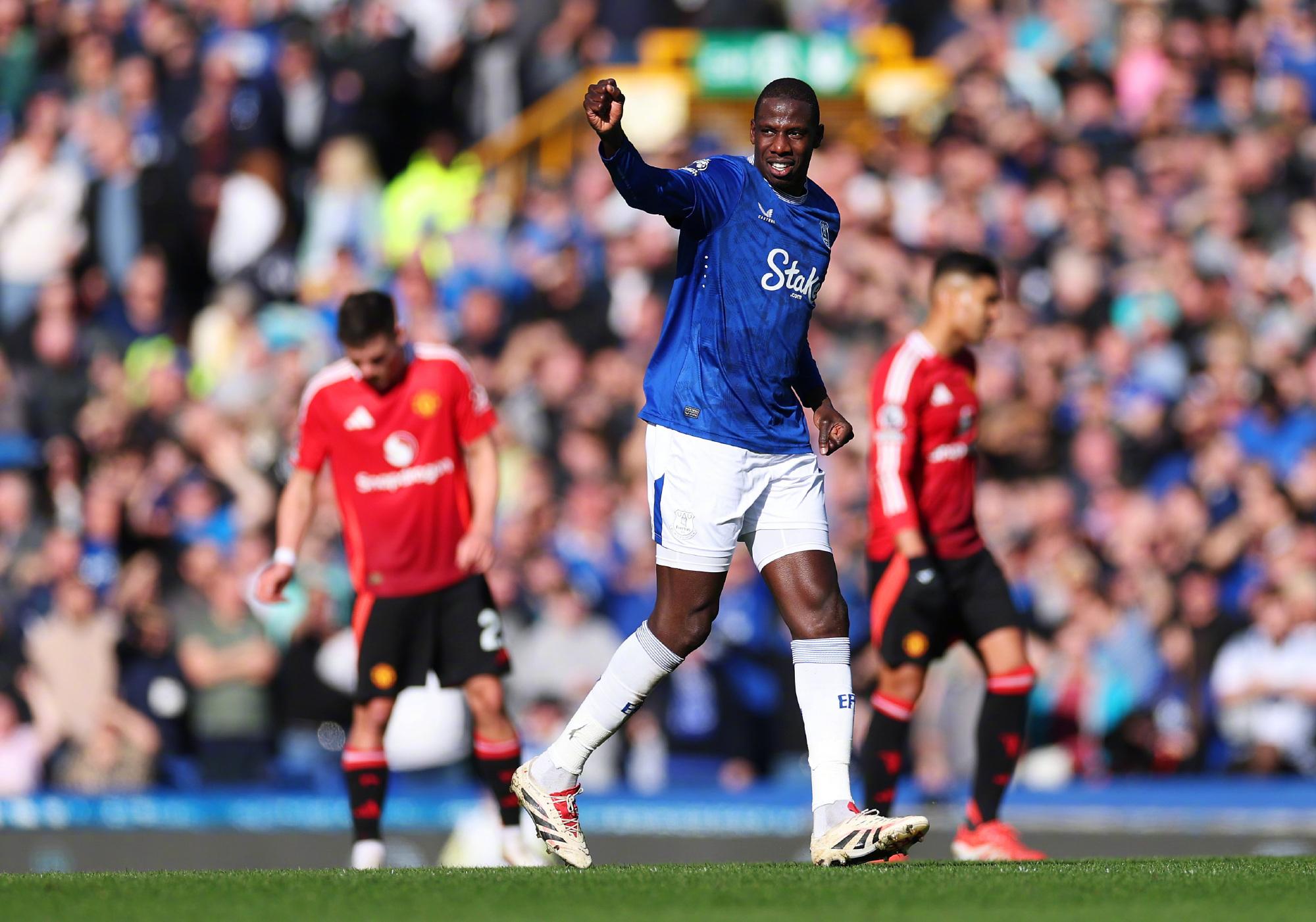 埃弗顿客场失利，英超胜负难料的简单介绍