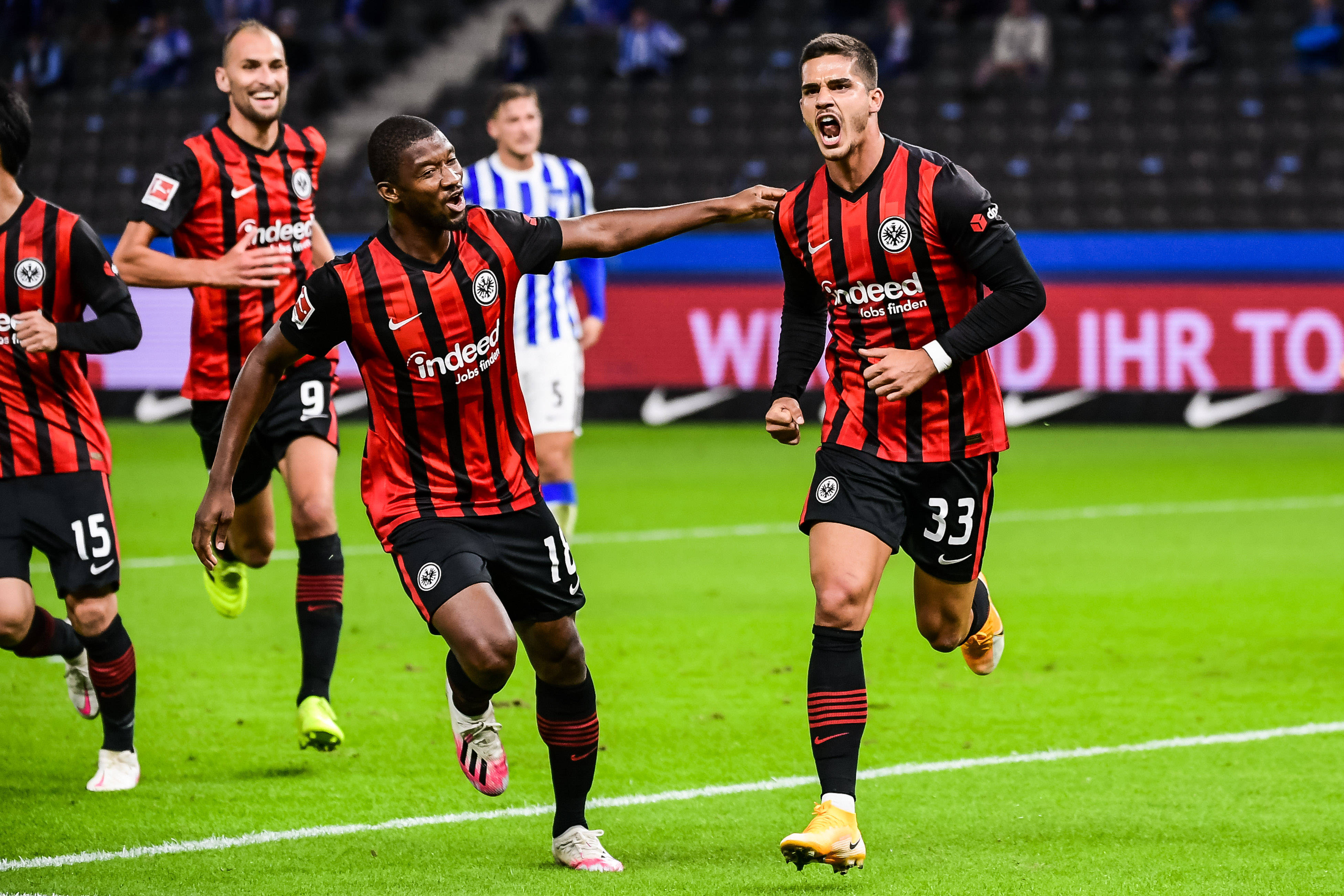 半岛体育地址-斯图加特遭遇连败，陷入保级危机