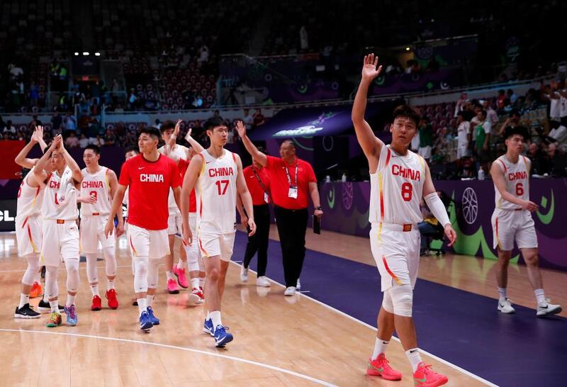 东道主中国迎战俄罗斯篮球队
