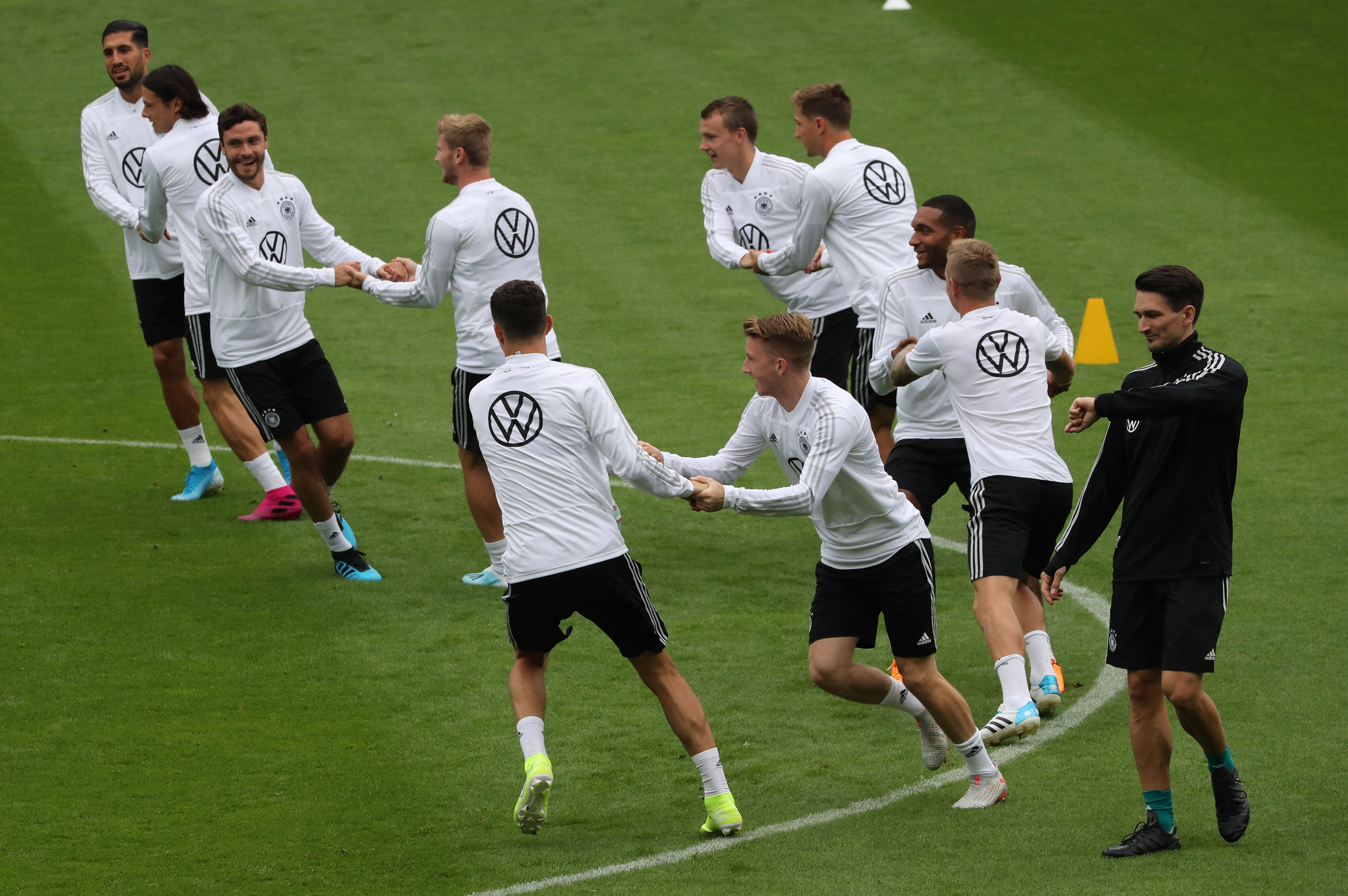 足球欧锦赛预选赛团队实力逐渐体现