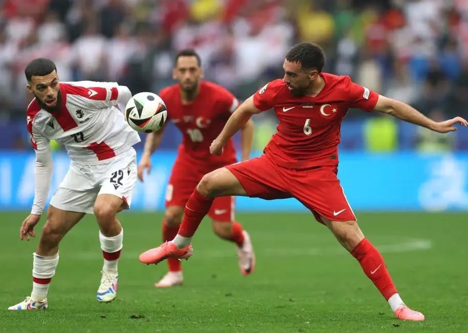 半岛体育投注-欧洲杯冠军球队新赛季阵容稳定迎接挑战