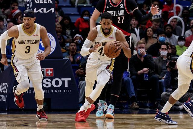 鹈鹕惊险逆风，勇夺胜利的简单介绍