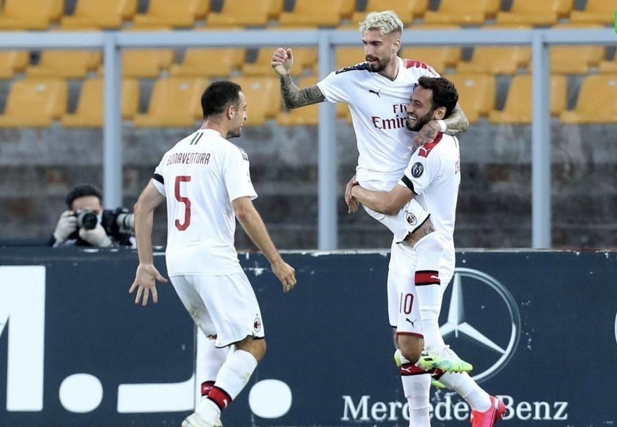 关于佛罗伦萨大胜巴勒莫，豪取积分榜前列的信息