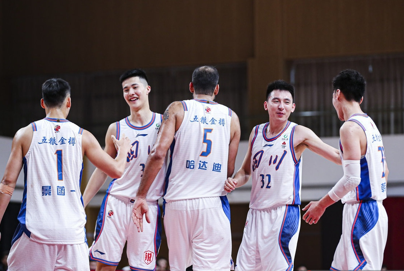 上海队逆转获胜！客场击败四川队