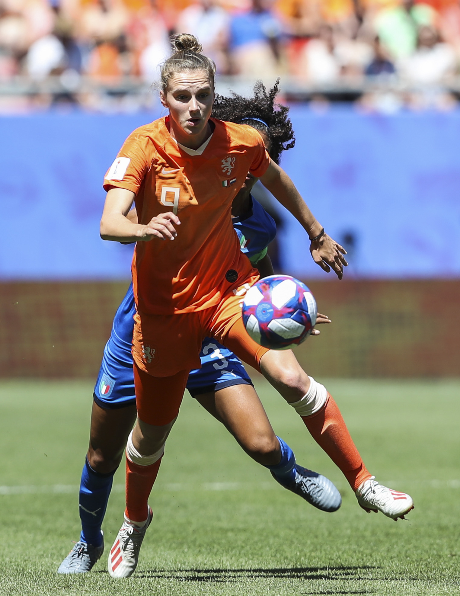 半岛体育网站-瓦朗谢纳连平两轮，表现稳定！