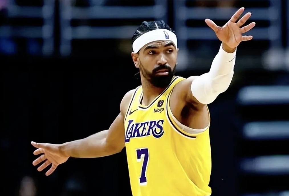 半岛体育网站入口-湖人主场大胜鹈鹕，重获胜利之乐