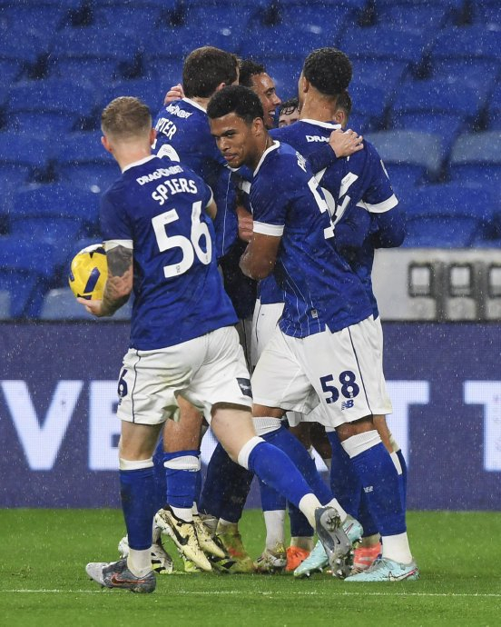 阿森纳连续不胜，排名逐渐下滑